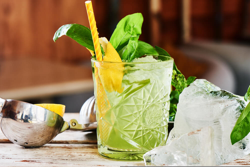 refreshing green, non-alcoholic drink